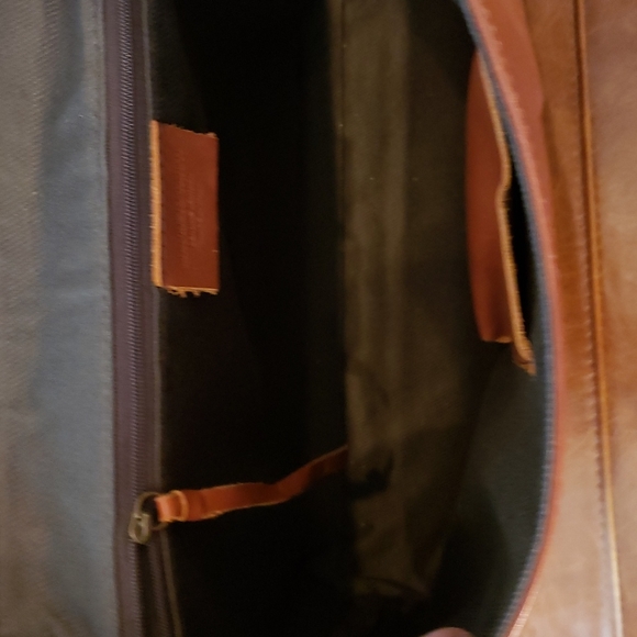 Gorgeous leather shoulder bag - Picture 13 of 14